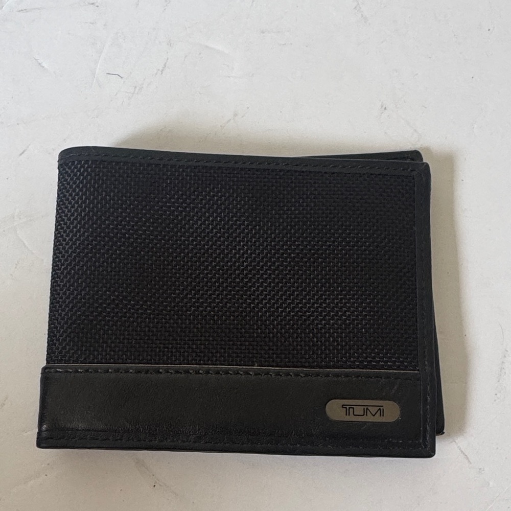 Tumi men’s wallet